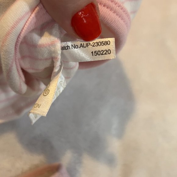 Adorable New 4 Piece Baby Set One Piece, Leggings and 2 Pairs of Socks 6-12M - Picture 11 of 12